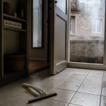 Ventiler une salle de bain sans vmc : humidité qui disparaît, condensation qui s’atténue