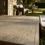 Dalle terrasse en beton posée sur plots, surface antidérapante